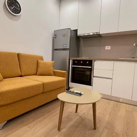 62°bs Charming @bllok * 地拉那